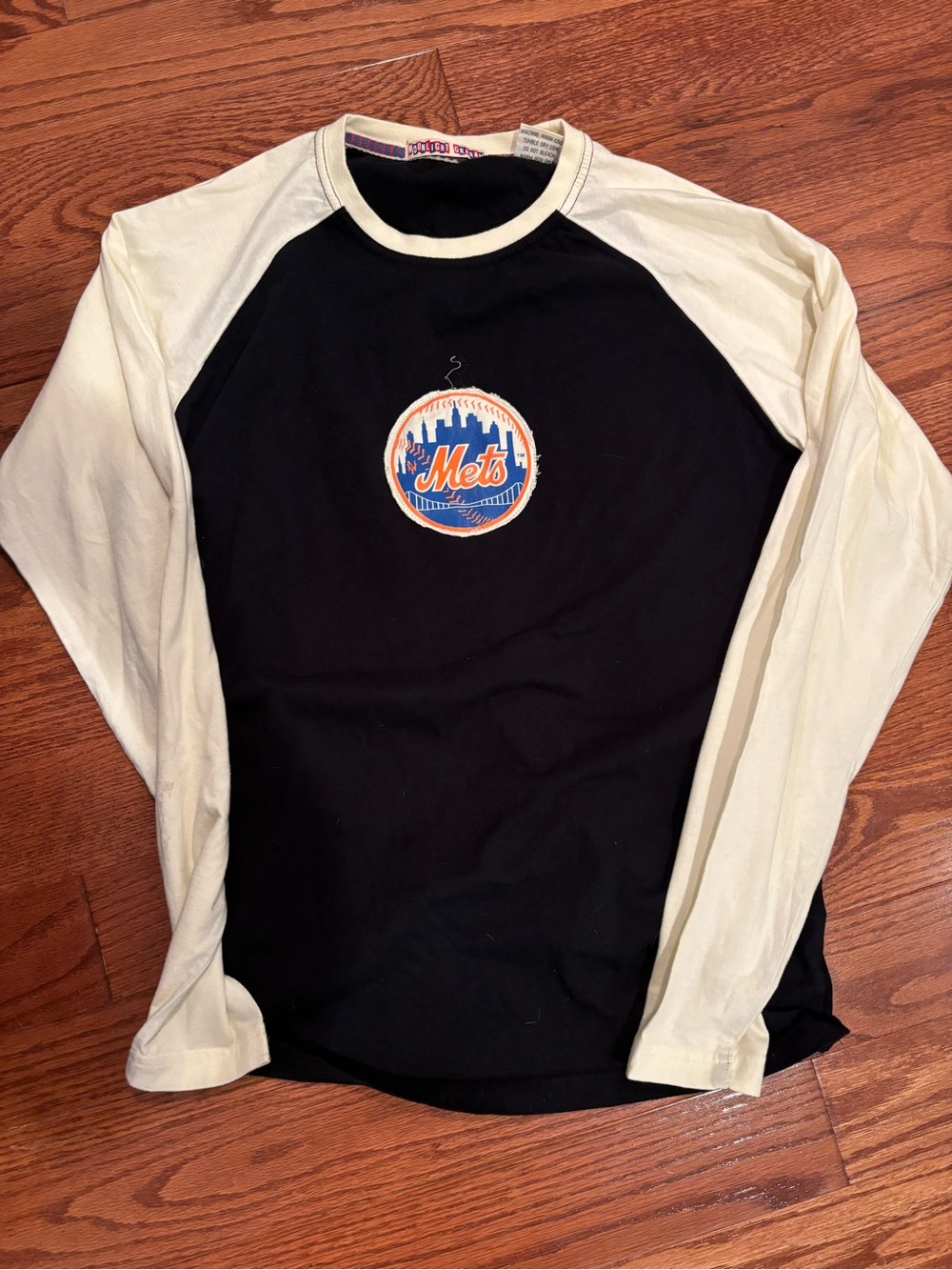 Women’s New York Mets Raglan Long Sleeve Shirt, Medium